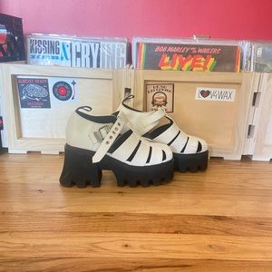 White strappy lamoda platforms.